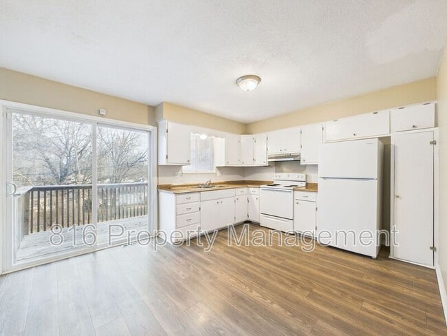 Building Photo - 131 S Crescent Ave