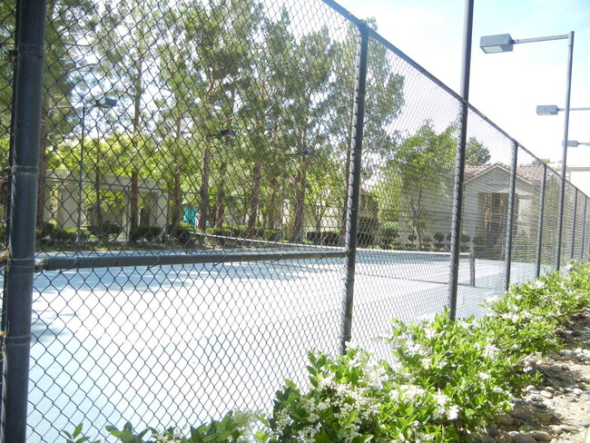 Building Photo - (PENDING APPLICATION) Gated West Lancaster...