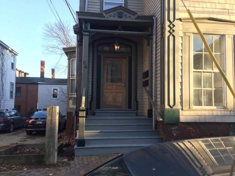 Building Photo - 64 Gray St