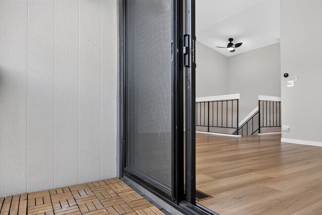 Building Photo - Beautiful 2BR/2BA Townhome with Valley Views, Covered Parking & In-Unit Laundry