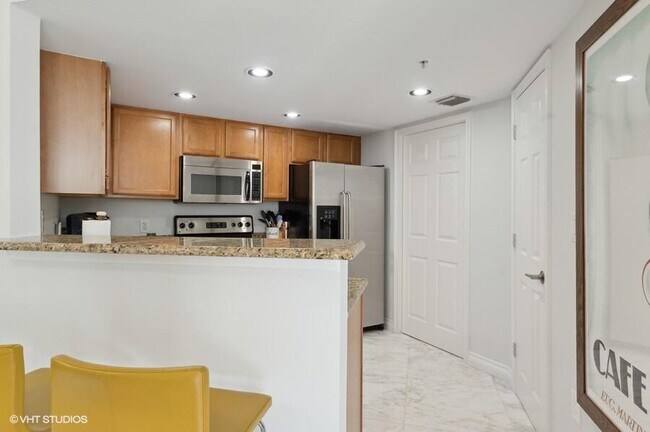 Building Photo - 1801 N Flagler Dr