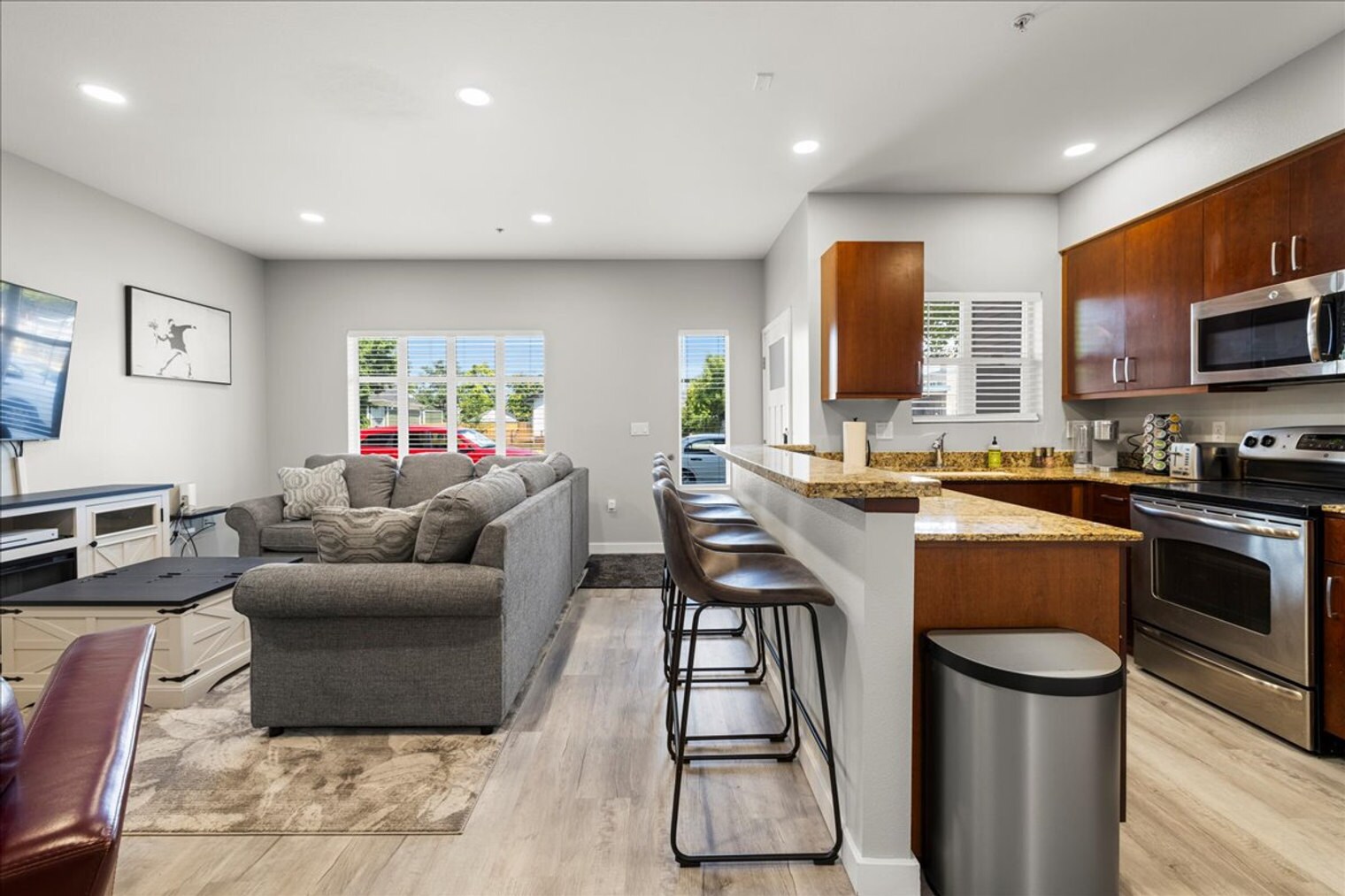 Building Photo - 502 S 15th St