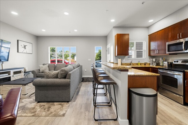 Building Photo - 502 S 15th St