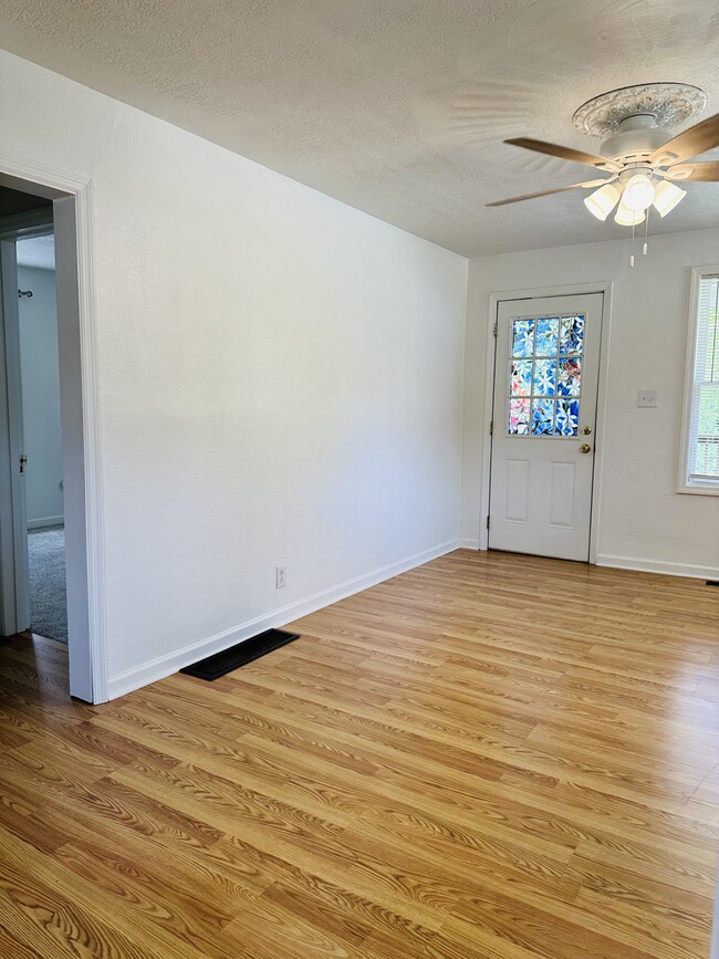 Building Photo - 808 Hibner Ave