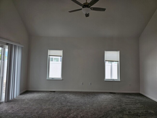 Building Photo - 901 Sonata Lane