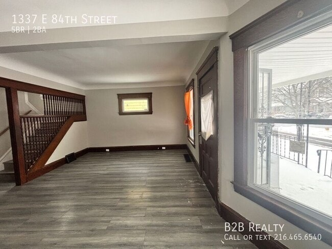 Building Photo - 1337 E 84th St