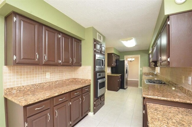 Building Photo - 1306 Plum Park Dr