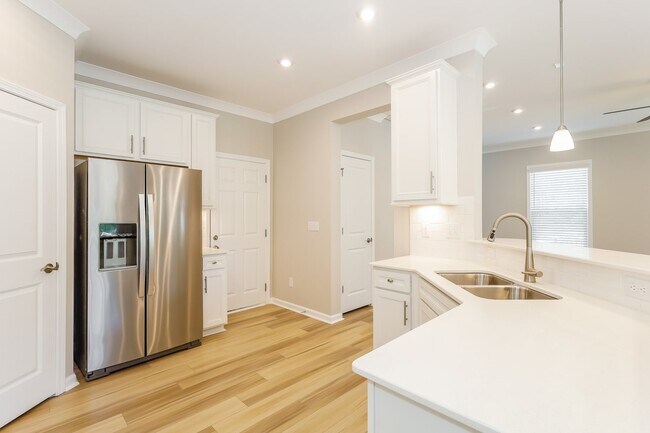 Building Photo - 23226 Clarabelle Dr
