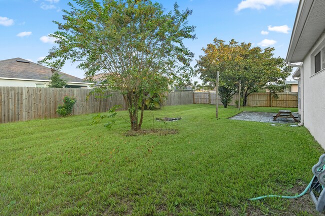 Building Photo - 116 San Remo Dr