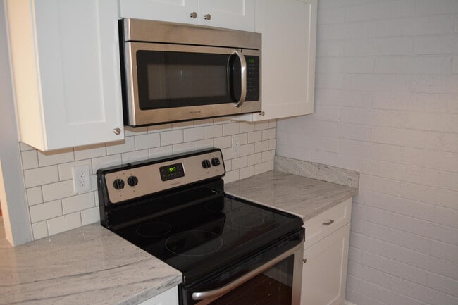 Building Photo - 6107 N 79th St