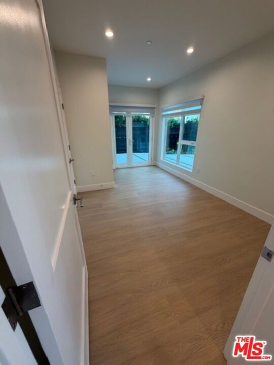 Building Photo - 5191 Lindley Ave