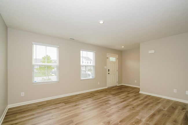Building Photo - 107 Campus Ln