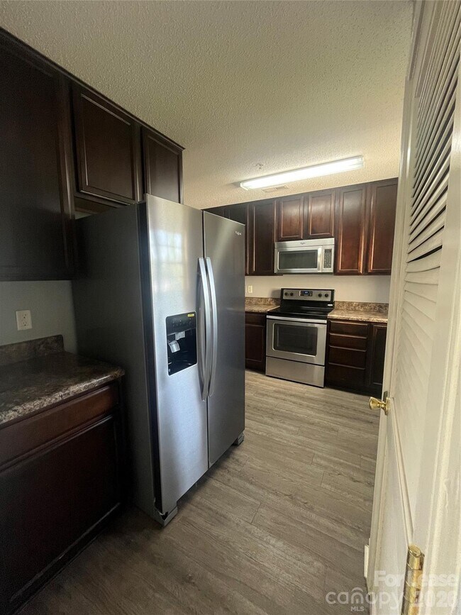 Building Photo - 110 Steam Engine Dr