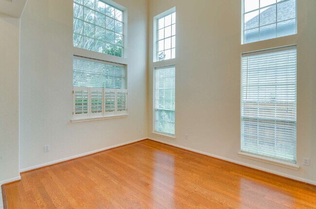 Building Photo - Spacious 5-Bedroom Home in Brazos Landing!