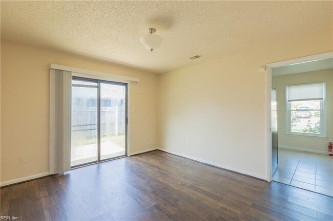 Building Photo - 3533 Dana Ln