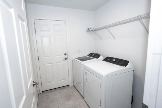 Building Photo - 10715 New Morning Dr