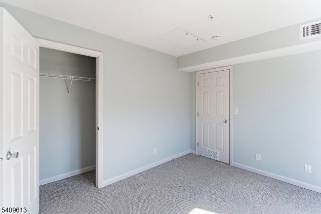 Building Photo - 160 Lafayette St