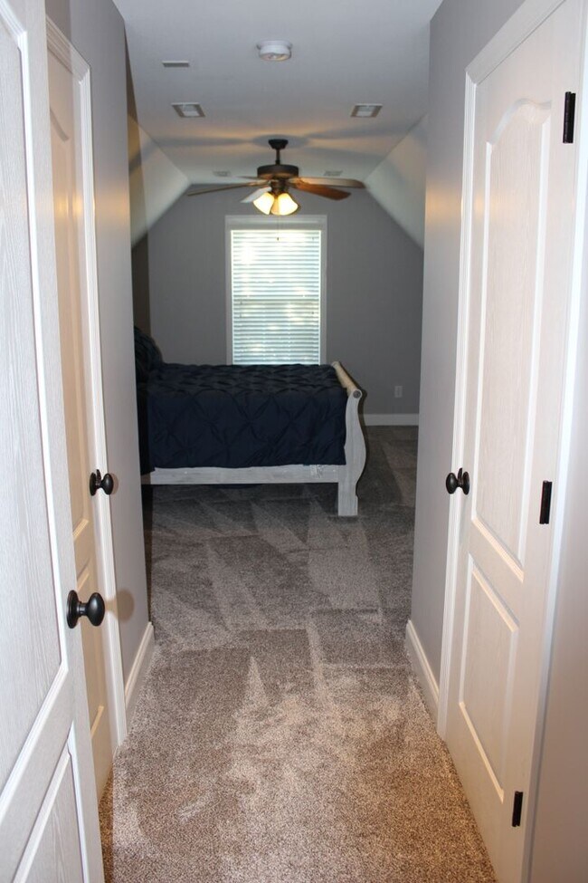 Building Photo - Coming Soon in Farragut!