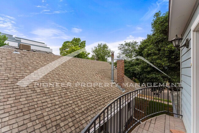 Building Photo - 3256 Meade St