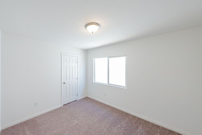 Building Photo - Fantastic two-story single-family house