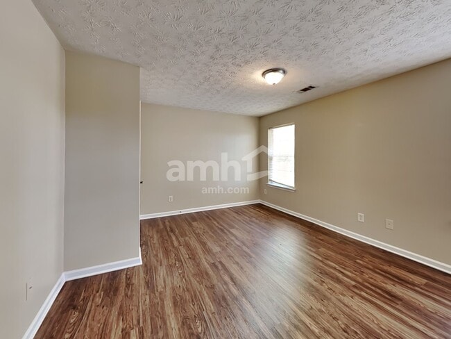 Building Photo - 1905 Barnett W Ct NE