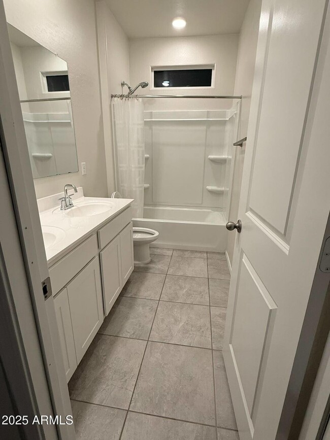 Building Photo - 3473 Encanto St