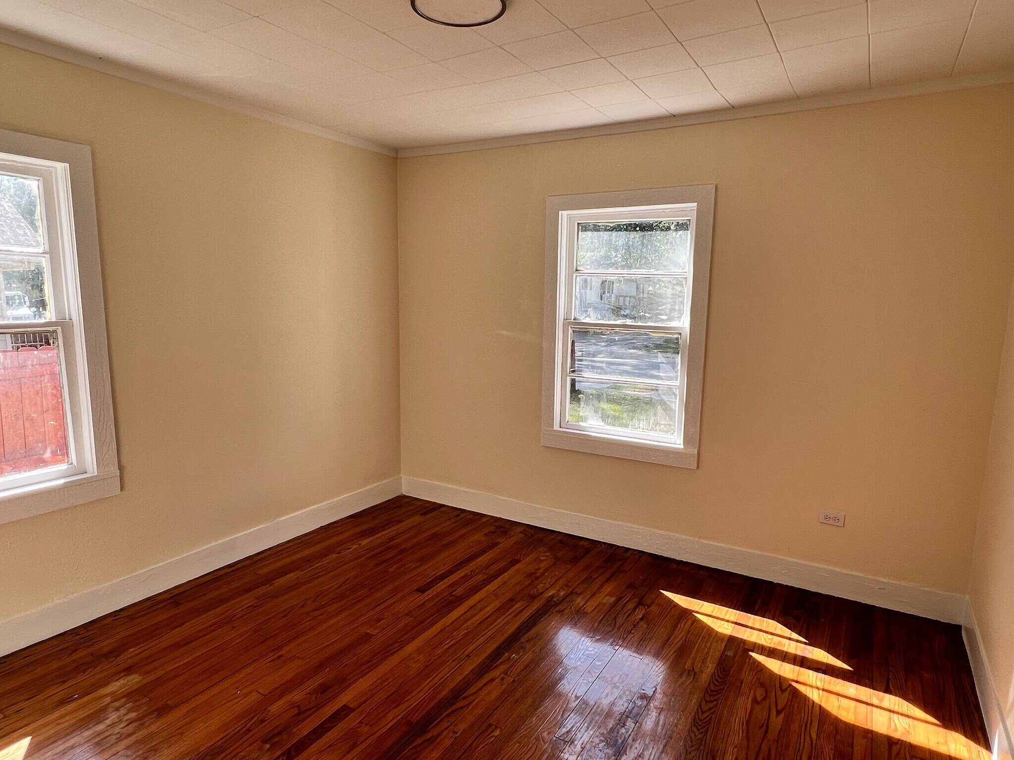 Building Photo - 802 McBee St