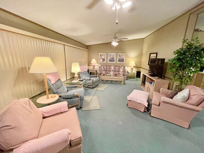 Building Photo - 437 Nettles Blvd
