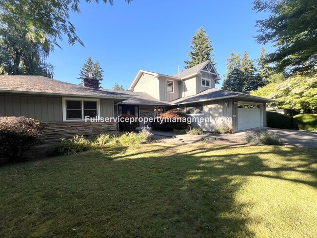Building Photo - Beautiful Mercer Island Home with Private Hot Tub Pavillion & Spacious Floor Plan
