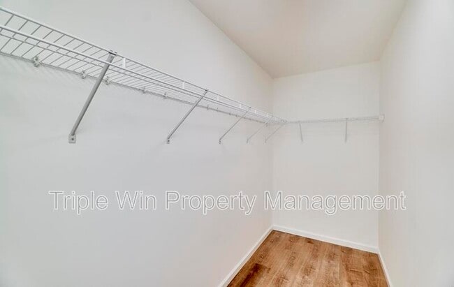 Building Photo - 152 Waterside Crossing Dr