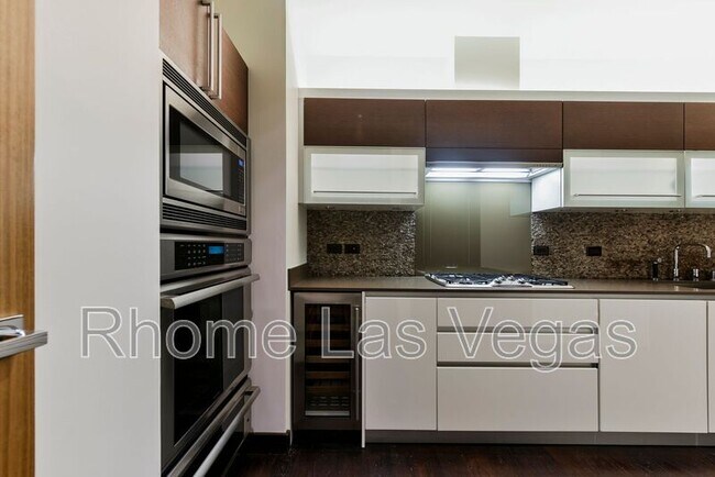 Building Photo - 3750 Las Vegas Blvd S