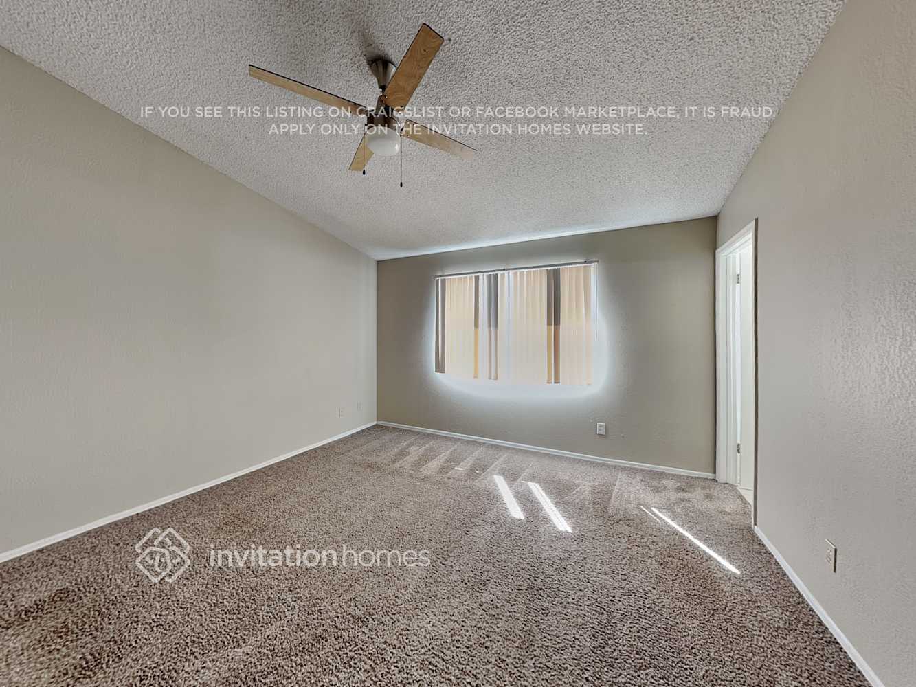 Building Photo - 8943 W Cinnabar Ave