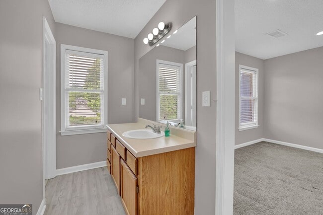 Building Photo - 255 Triple Oaks Dr