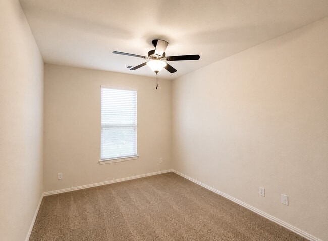 Building Photo - 7506 Amber Village Cir