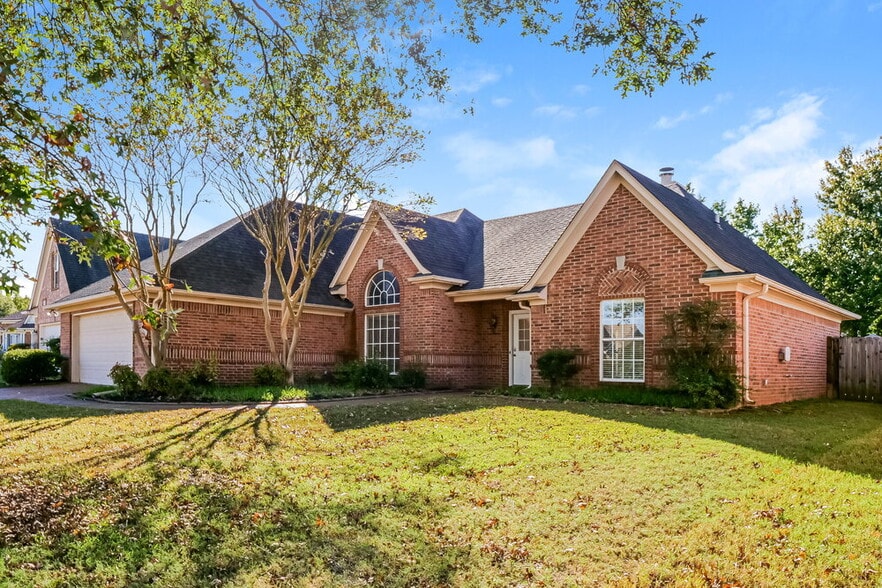 Building Photo - 5041 Thornebrook Cove