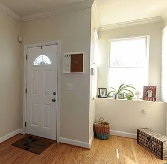 Building Photo - 1012 7th St SE