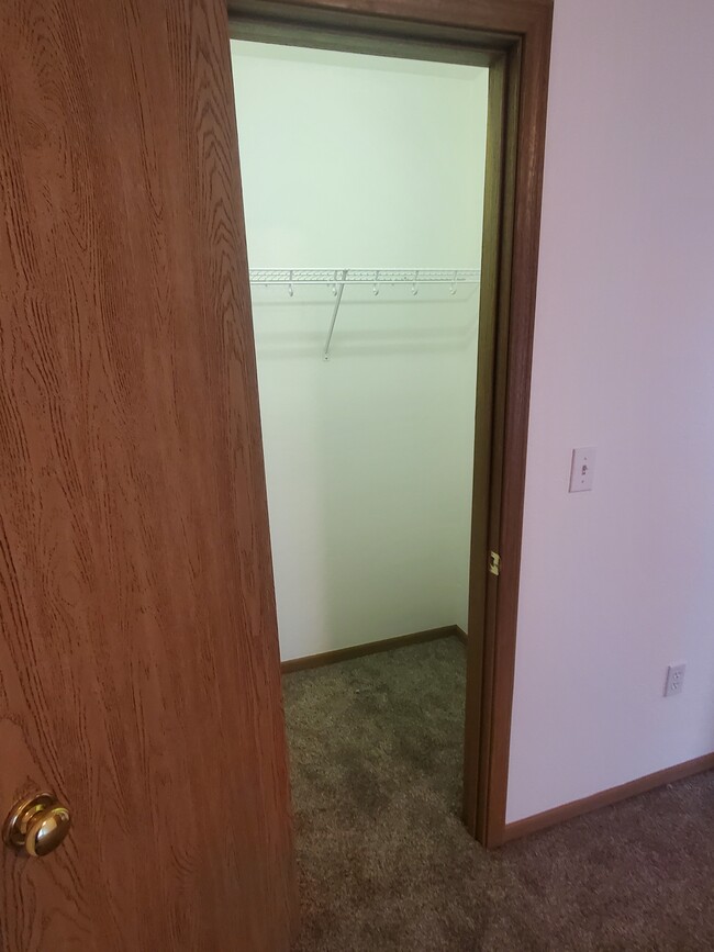 Walk-in Closet - 1013 Diamond Head Rd