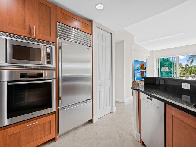 Building Photo - 444 Hendricks Isle