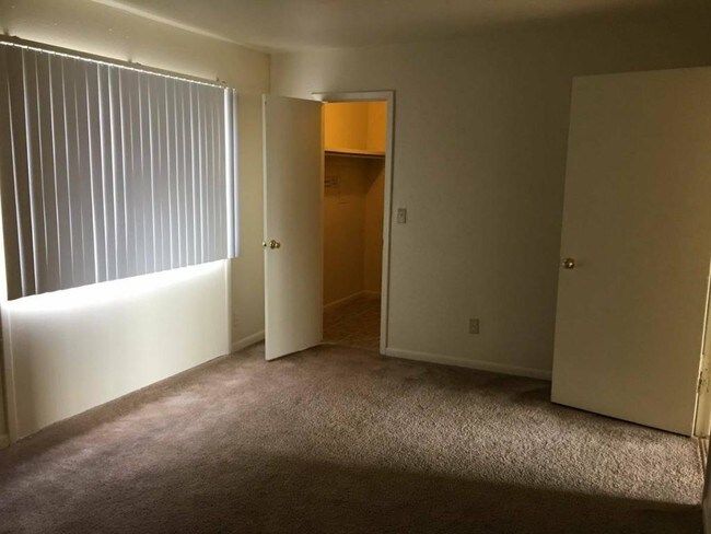 Building Photo - 5112 S Delaware Pl #6