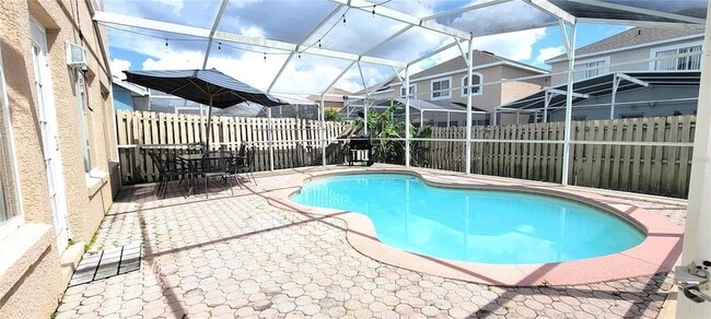 Building Photo - 1212 Sandbrook Dr