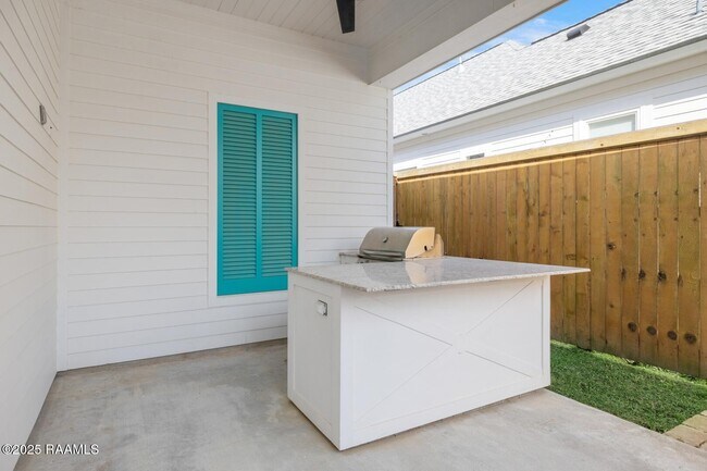 Building Photo - 116 Gaunt Ln