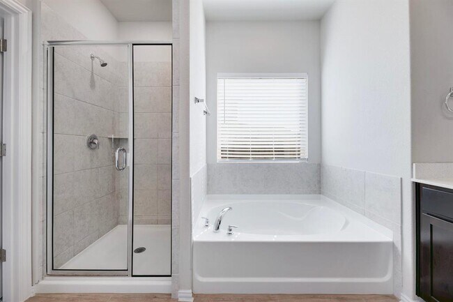 Building Photo - 301 Bright Star Ln