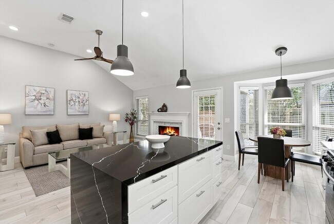 Building Photo - 179 N Dreamweaver Cir