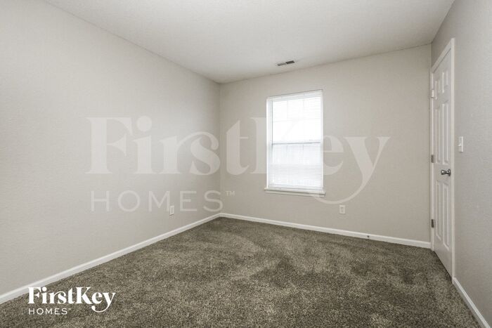Building Photo - 5248 Bluff View Dr