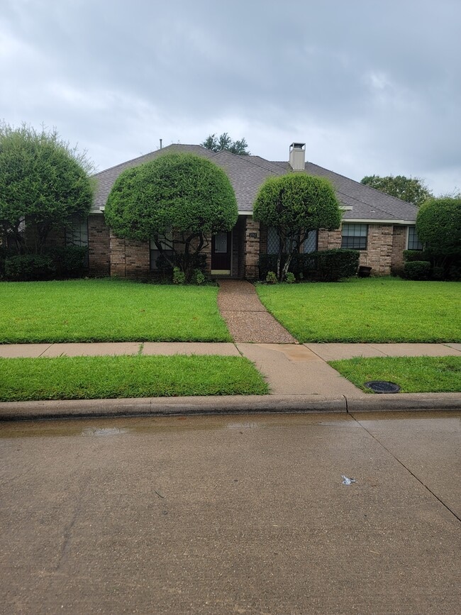 Primary Photo - 2712 Powderhorn Dr