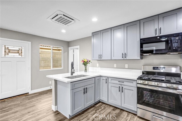 Building Photo - 9338 Emerald Ave