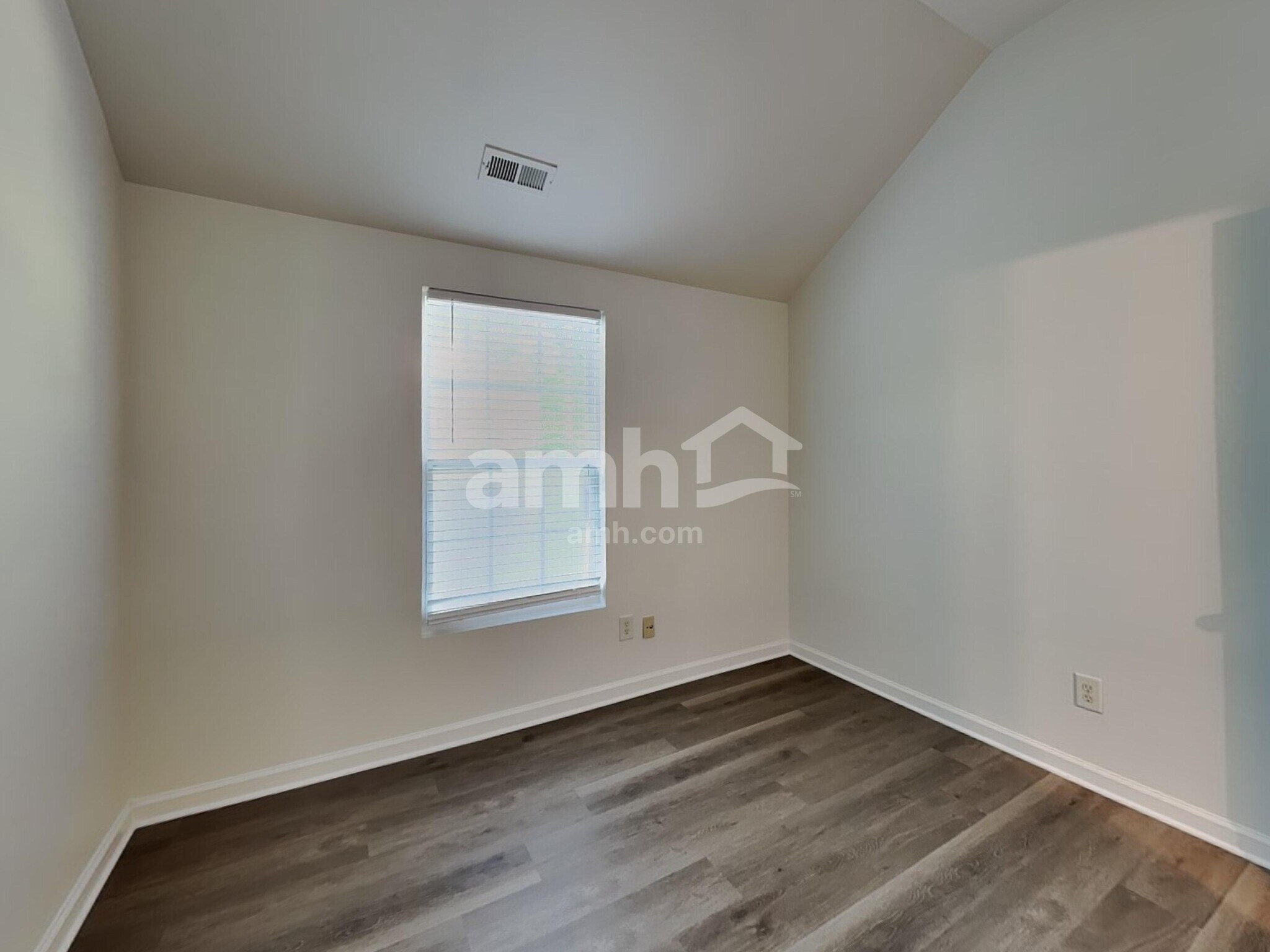 Building Photo - 5620 Bolitar Dr