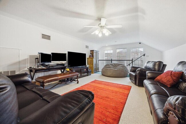 Building Photo - 2842 Briarhurst Park