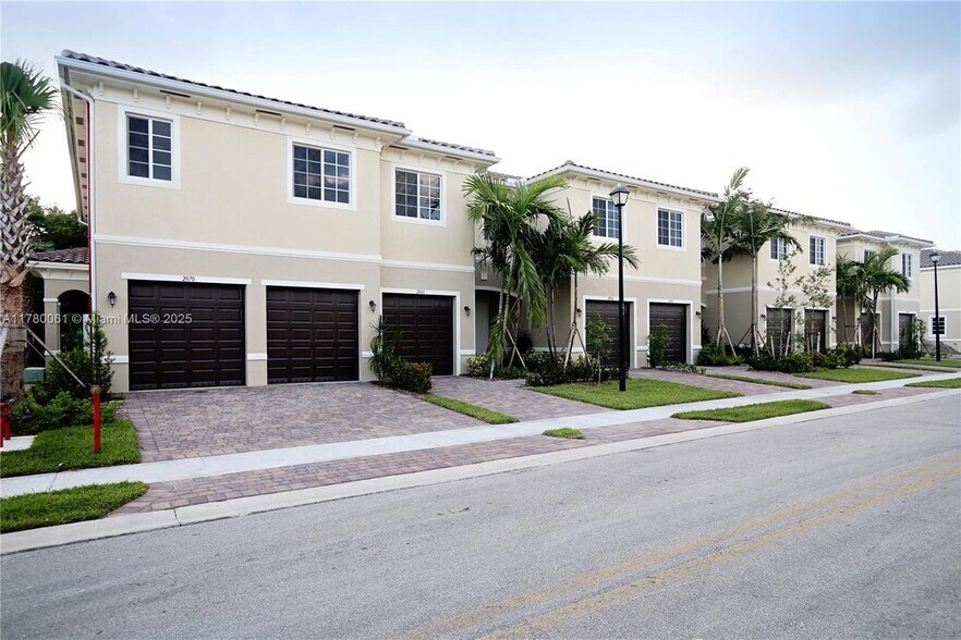 Building Photo - 2579 SW 81st Terrace