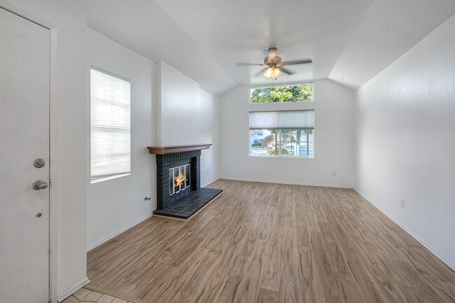 Building Photo - 806 Windward Ln